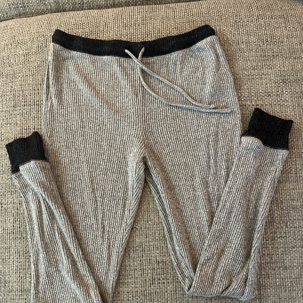 Women’s Old Navy Rib Jogger Gray with Black Trim size L
